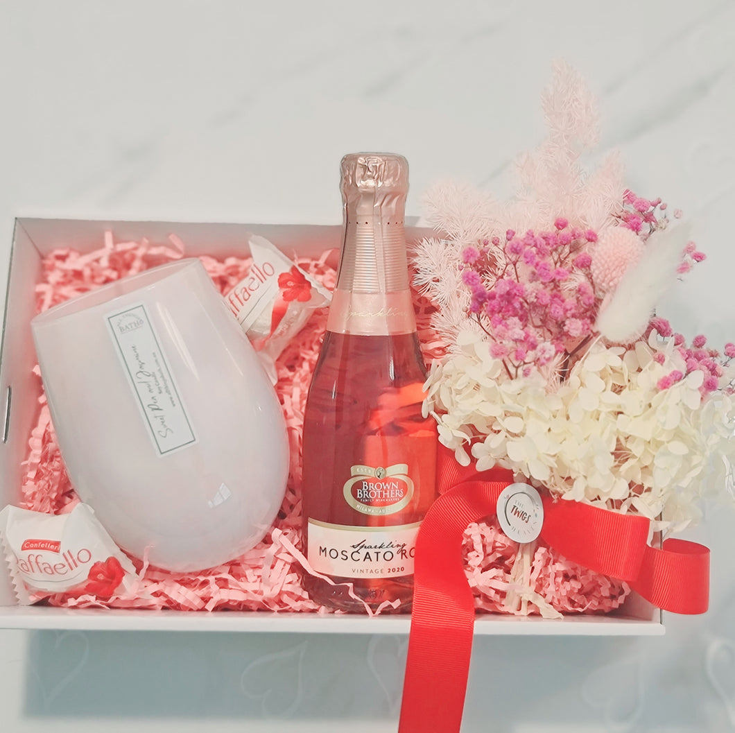 Moscato Valentine Hamper