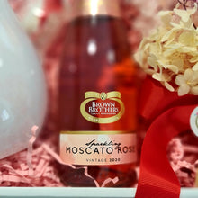 Load image into Gallery viewer, Moscato Valentine Hamper
